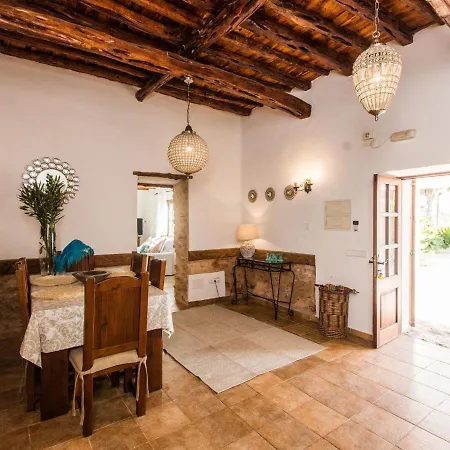Σπίτι διακοπών Beautiful Mansion In With Jacuzzi *